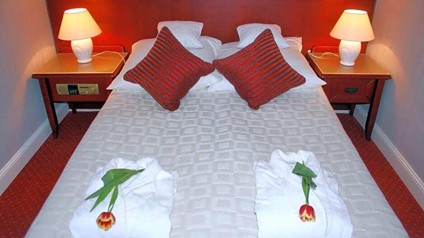 Hotel Logos