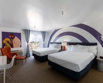 Aqua Soleil Hotel and Mineral Water Spa - Desert Hot Springs - Bedroom