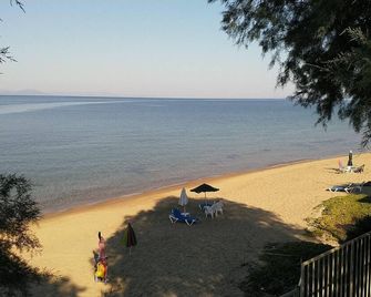 Holiday home Strandhaus Makis - Піргос - Пляж