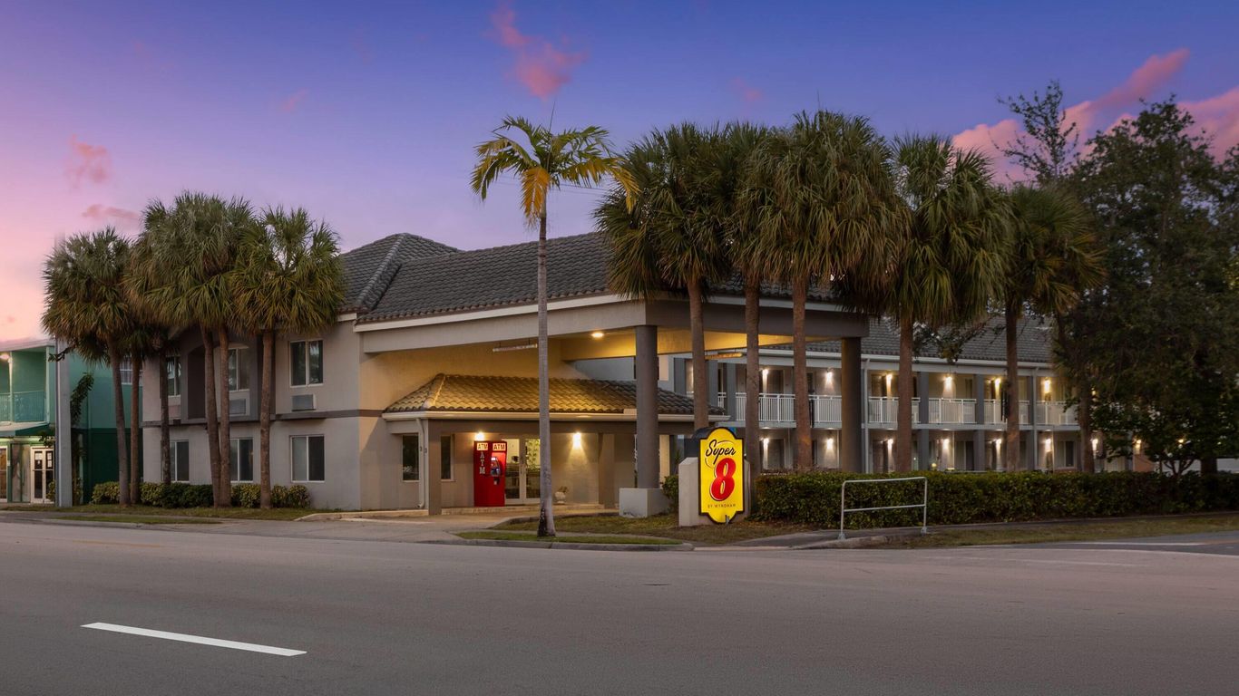 Super 8 by Wyndham Dania/Fort Lauderdale Arpt