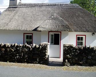 Just 3 Miles From The Seaside Town Of Dungarvan on The South East Coast - Dungarvan - Building
