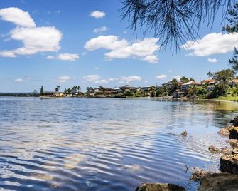 Lakes Hotel Apartments - Toukley - Outdoor view