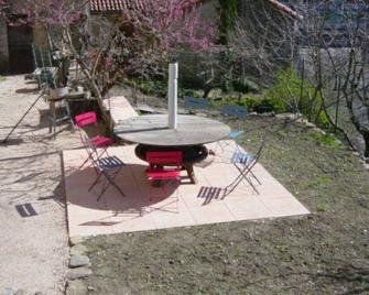 The oustal del pescaire (the fisherman's house) - Viala-du-Tarn - Patio