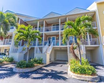 464 Little Harbor - Ruskin - Building