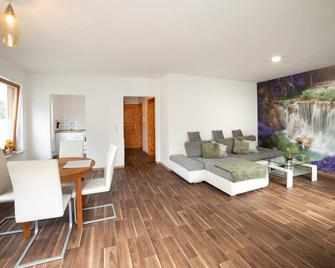 Moderne Ferienwohnung Haas Lauda - Lauda-Königshofen - Wohnzimmer