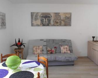 BELLE appartement T2 neuf et en plein centre - Ax-Les-Thermes - Salon