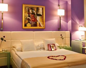 Hotel Phoenix - Zagreb - Bedroom