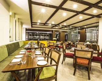 Rhythm Lonavala - An All Suite Resort - Lonavala - Ravintola