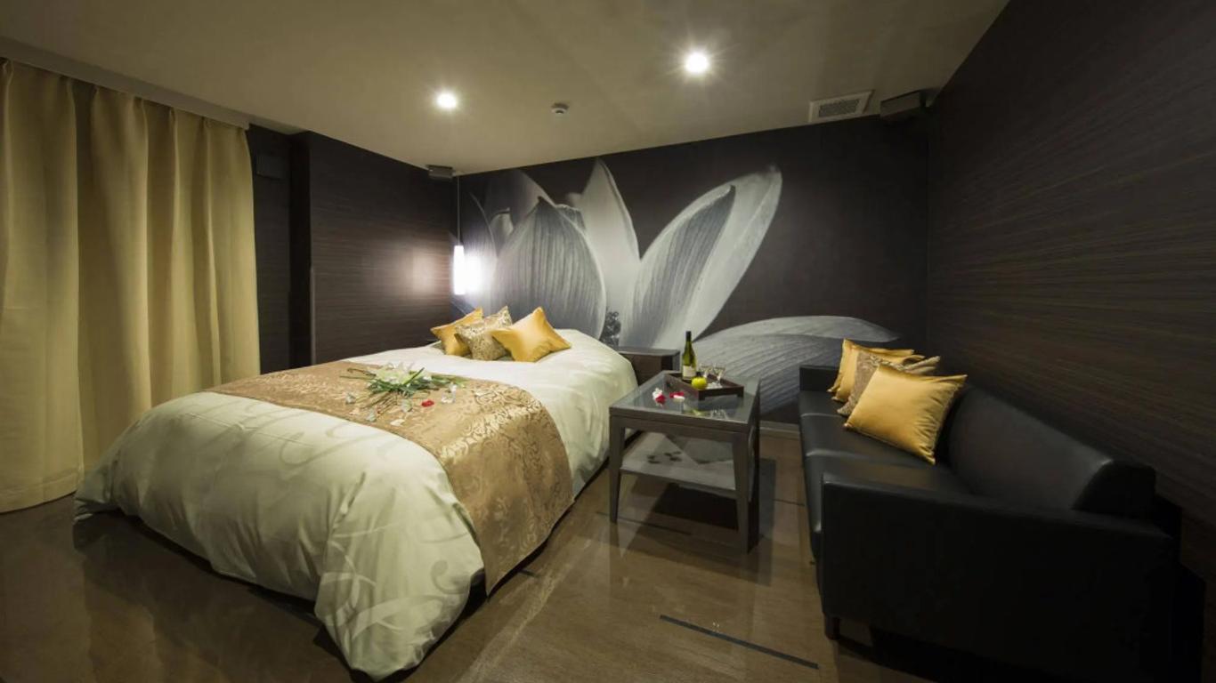 Hotel In The Green (Adult Only)