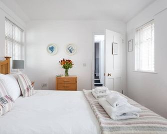 In association with Trinity House, Rural Retreats is pleased to present Lizard Lighthouse. Located o - Lizard (Inglaterra) - Habitación
