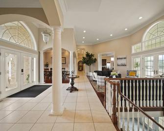 Huge Crystal Lake 7 Acre Ranch W/Pool & Hot Tub - McHenry - Lobby