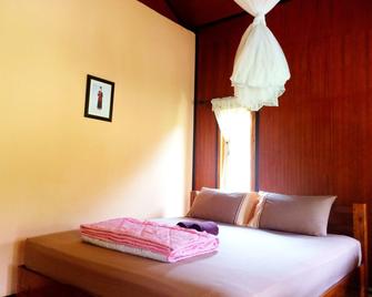Pai Nam Now Guesthouse - Pai - Habitación