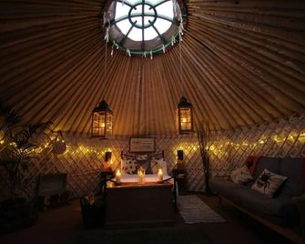 Glamping on the Hill - Radstock