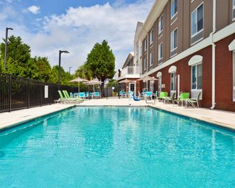 Holiday Inn Express & Suites Dothan North By IHG - דותן - בריכה
