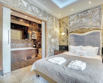 Mala Anglia Deluxe Rooms & Spa - סופוט