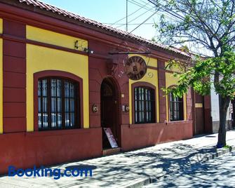 Hostal El Punto - La Serena - Building