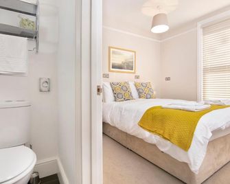 Redhouse - Salisbury - Bedroom