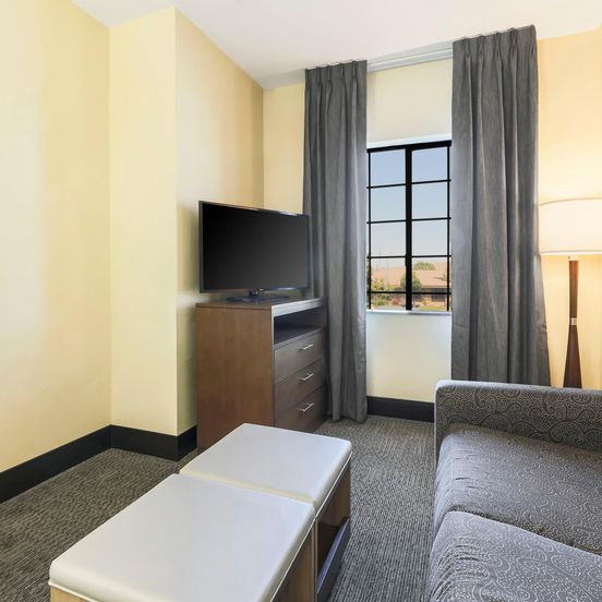 Living room view of Staybridge Suites Reno