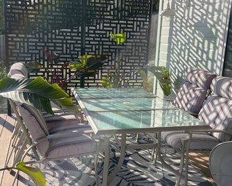 Explore nature and the endless pleasures of the Yarra Valley with town comforts. - Yarra Junction - Balcony