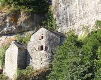 Picturesque house situated on the river 'Tarn'. - Gorges-du-Tarn-Causses - Edificio