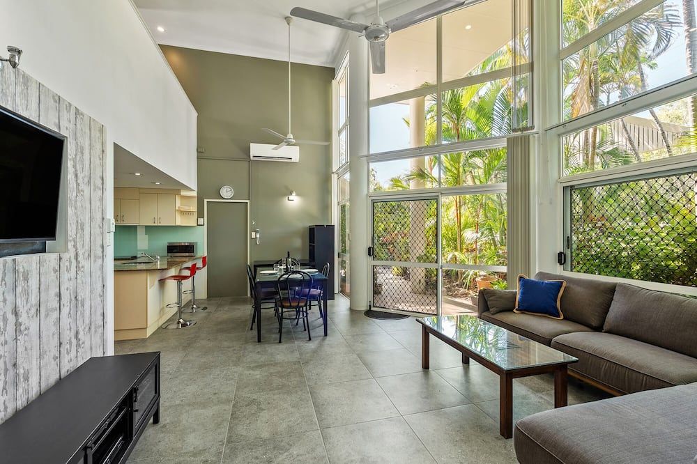 Tropical Nites Holiday Townhouses - פורט דאגלאס - סלון