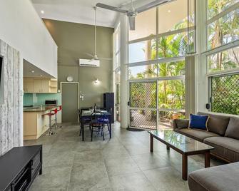 تروبيكال نايتس - بورت دوغلاس - غرفة معيشة