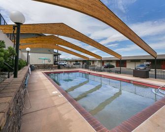 セリロ イン - ザ ダレス - プール