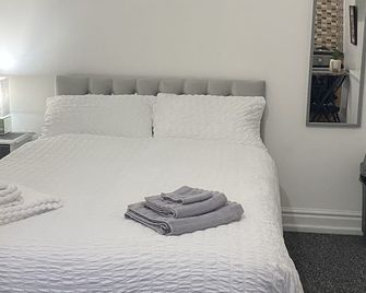 Hayy Stylish Studio Blackhouse - Huddersfield - Bedroom
