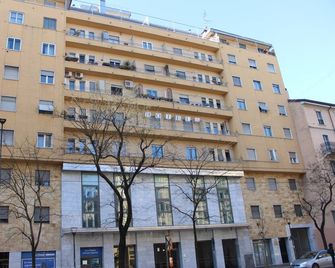 Hotel America - מילאנו - בניין