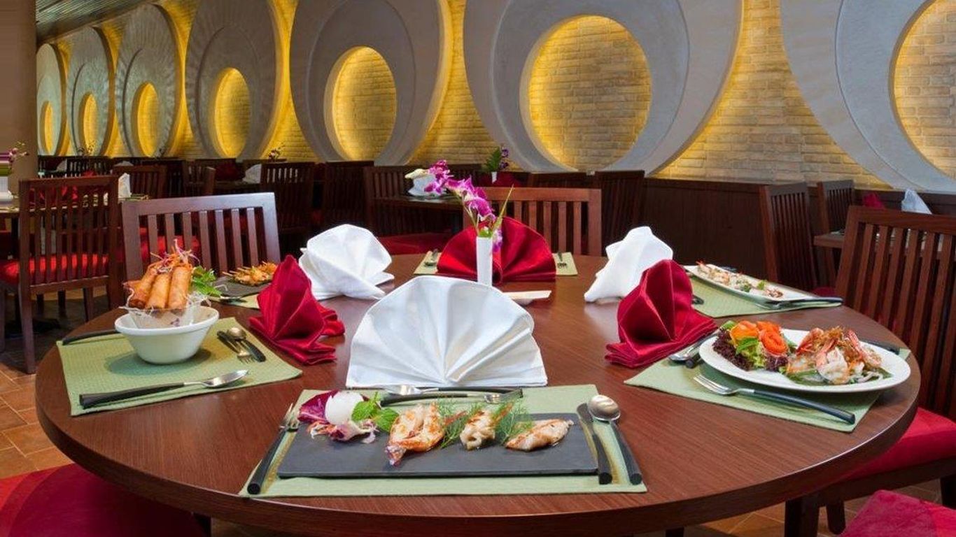 City Seasons Al Hamra Hotel