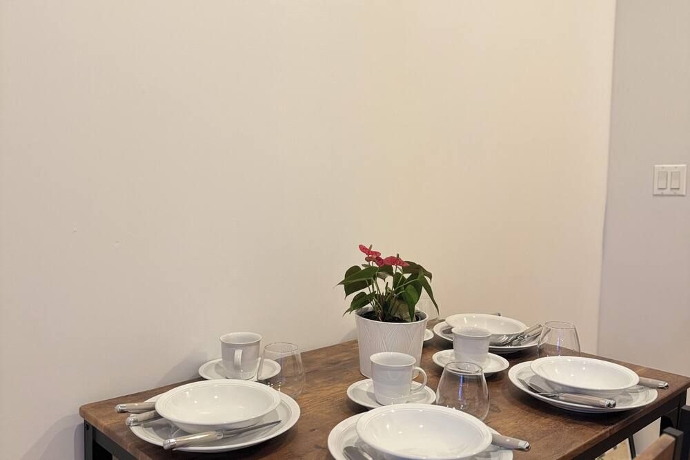 Cozy 2-bedroom apartment in Chinatown - ניו יורק - חדר אוכל