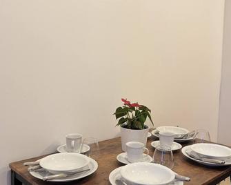 Cozy 2-bedroom apartment in Chinatown - New York - Essbereich