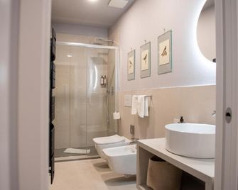 Regina Boutique Suites - Trieste - Baño