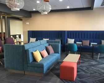 Tru by Hilton Katy Houston West - Katy - Lounge