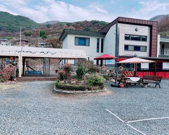 Cheongdo dolgorae poolhouse pension - Cheongdo - Edificio