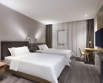 Hanting Hotel Nanjing Hexi International Expo Center - Nanjing - Bedroom