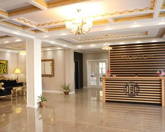Hotel Holiday - Velipojë - Front desk
