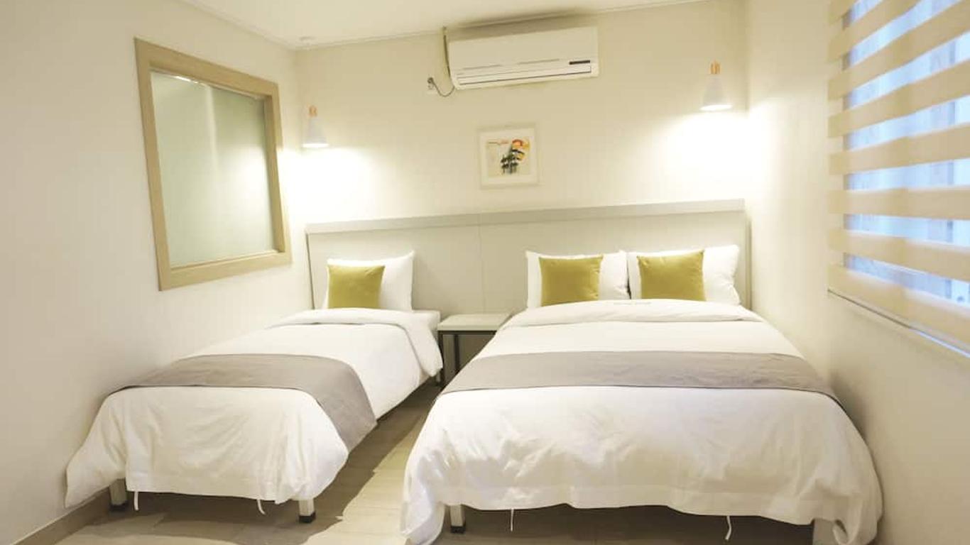 Hotel First Stay Myeongdong