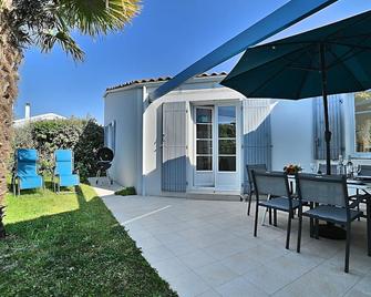 Holiday Home La Parie 1 by Interhome - Dolus-d'Oléron - Patio