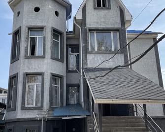 Toktonalieva 8 B - Biskek - Edificio