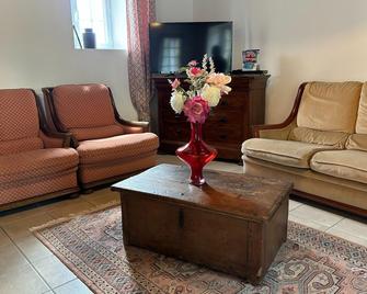 Normandy Family Escape - Saint-Floxel - Living room