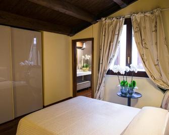 B&B Charme Celestino V° - L'Aquila - Habitación