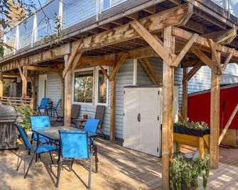 Cozy 1 br apartment in Old Town by lake - Yellowknife - Patio