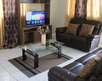 Your Holiday Home Caribbean Estates - Goshen - Sala de estar