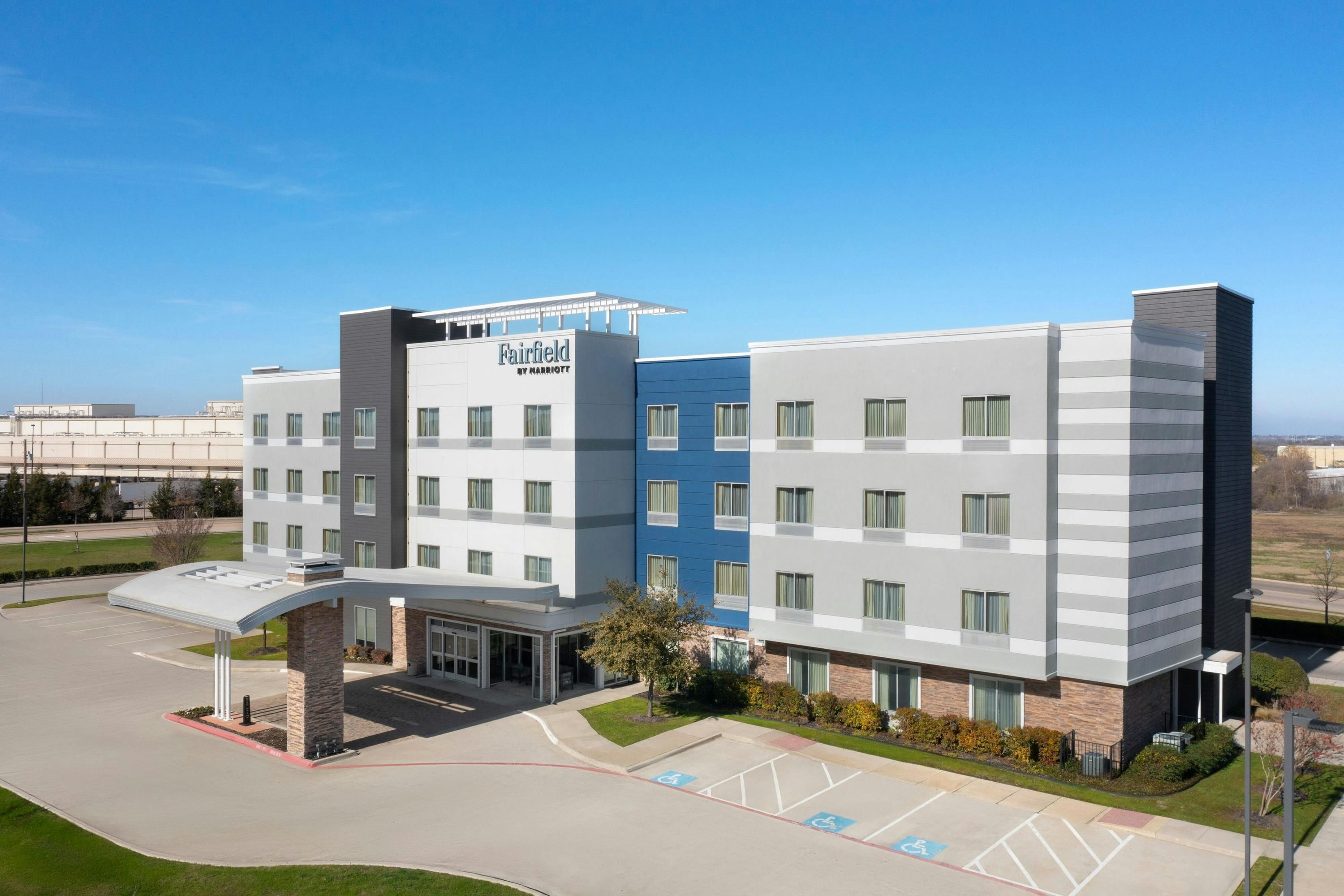 Fairfield Inn & Suites by Marriott Dallas West/I-30 - דאלאס - בניין