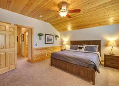 Mountain Escape Scattered Pines Cabin with Deck! - Duck Creek Village - Bedroom