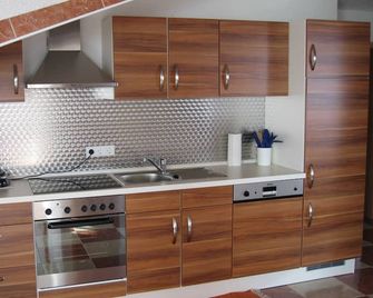 Vacation apartment Vogesenblick, 50sqm, 1 bedroom - Ferienwohnung Kunst - Mahlberg - Kitchen