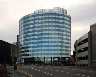 Central Apartment-Free Parking with Terrace-Gym - Manchester - Edifici