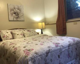 Hilltop Emerald StoneClean, Safe and Comfortable - Anchorage - Bedroom