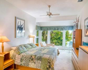 Beach, Boating, Sunsets, Fishing, Kayaking and a Fabulous House ! - 凱普蒂瓦 - 臥室